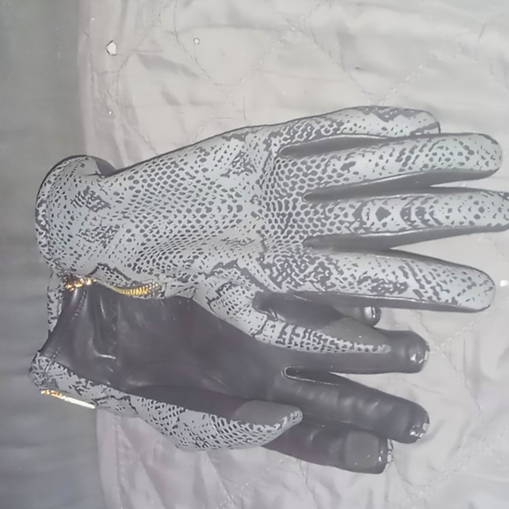 NWOT Ladies Mary Jane winter gloves